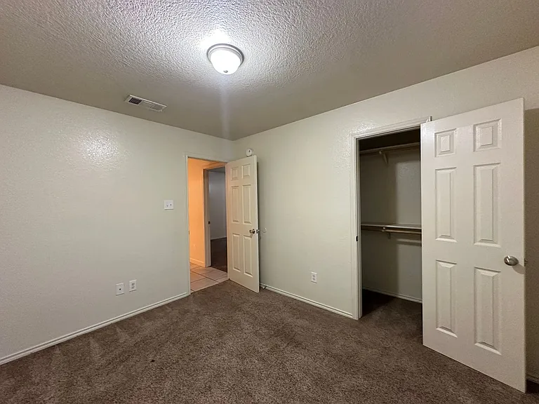 2403 Lavender Ln — Photo 19