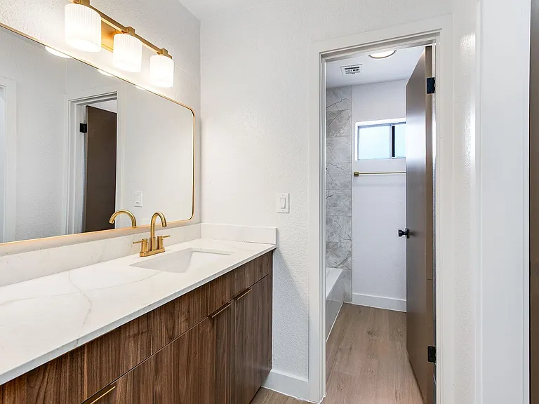 2bedroom 1.5 bathroom — Photo 14