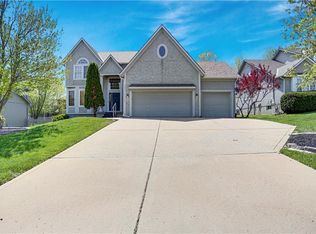 2411 SW 11th Ter, Lees Summit, MO 64081