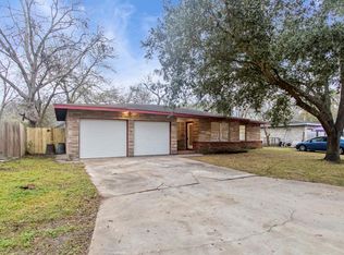 304 W Saunders St #1, League City, TX 77573