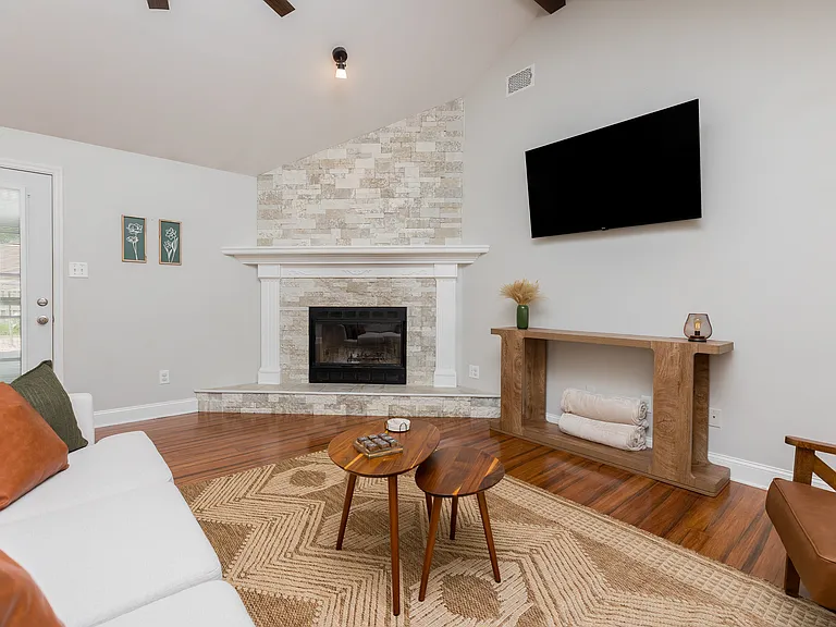 1105 Windsong Way — Photo 19