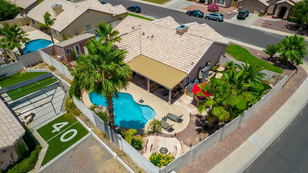 Building Photo - 8741 W Acapulco Ln