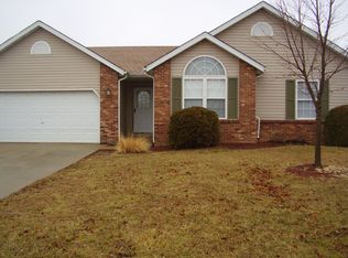 1009 Copper Rdg, Maryville, IL 62062