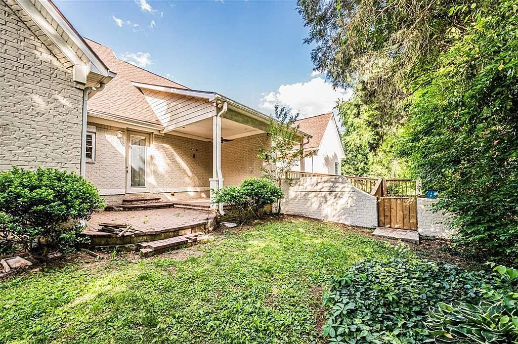 3 bed, 2105 sqft, $2,000 — Photo 4