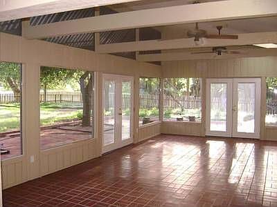 4th image of 508 Whispering Oaks Dr