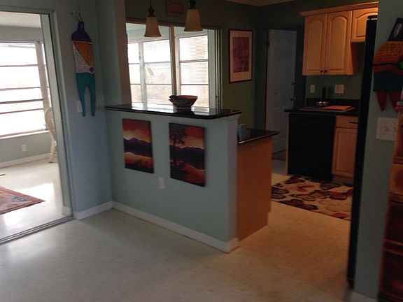 3rd image of 601 Oxford Dr