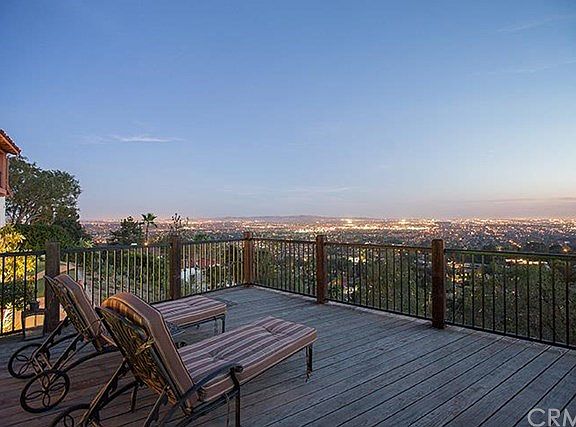 3rd image of 2102 La Cuesta Dr