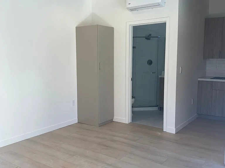 10516 Santa Monica Blvd #4 — Photo 6