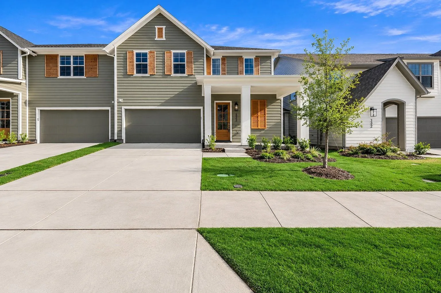 3 bed, 2.5 bath, 2079 sqft, $2,725 — Photo 1