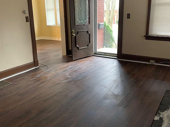 2nd image of 1004 Coronado Ave