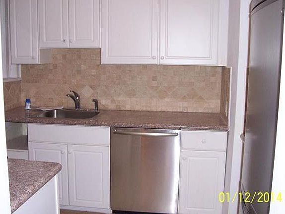 4th image of 20 N Broadway APT N366