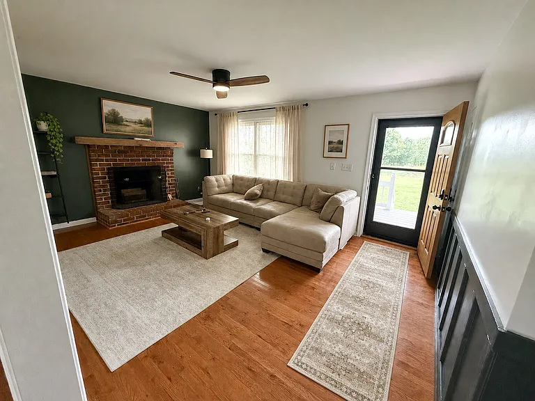 1411 Holly Grove Dr — Photo 5