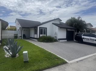Pembroke Lakes South, Pembroke Pines, FL 33025