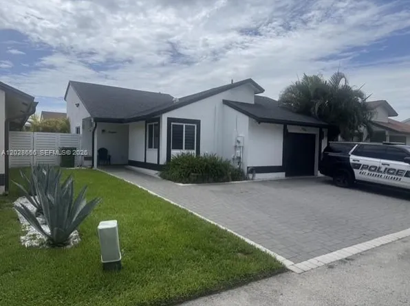 1131 SW 110th Ave, Pembroke Pines, FL 33025