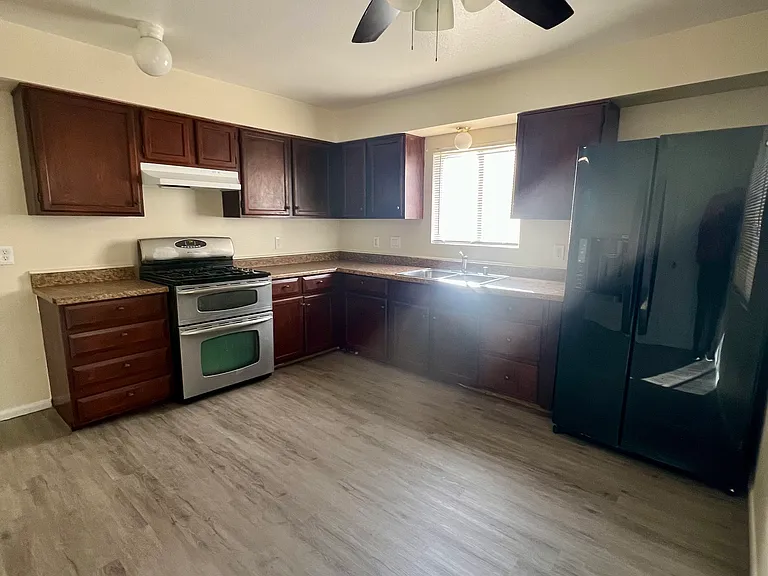 38560 Larkin Ave #4 — Photo 5