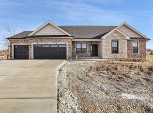 25 Wellington Ct #25, Washington, MO 63090