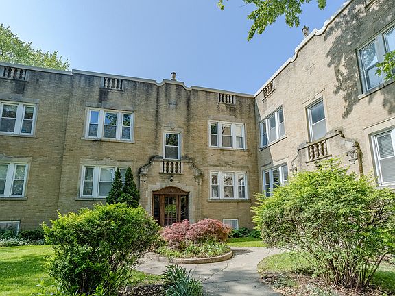 2nd image of 5654 N Maplewood Ave #2