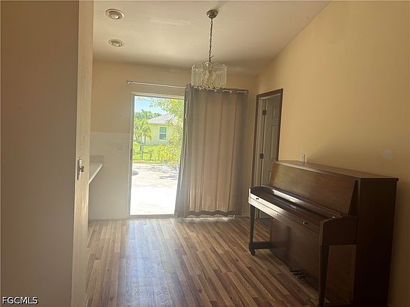 4th image of 306 SW 29th St