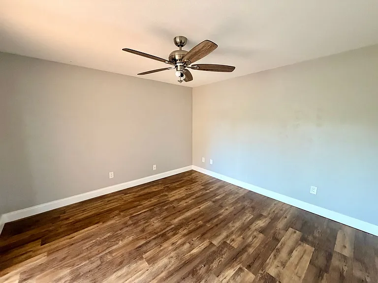 190 Moonstone Ct — Photo 11