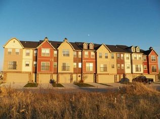 1047 Opal Way, West Des Moines, IA 50266