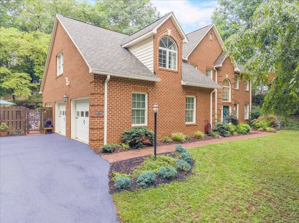 4809 Greenlee Rd SW, Roanoke, VA 24018