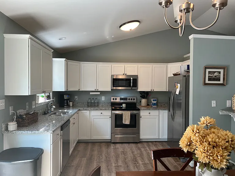 346 Brooks Dr — Photo 4