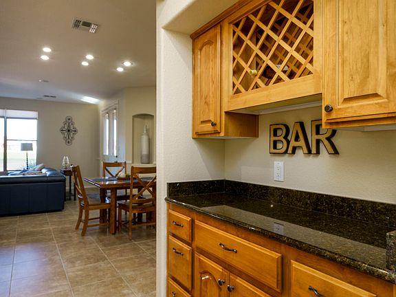 3rd image of 2663 S SPRINGWOOD Boulevard #332