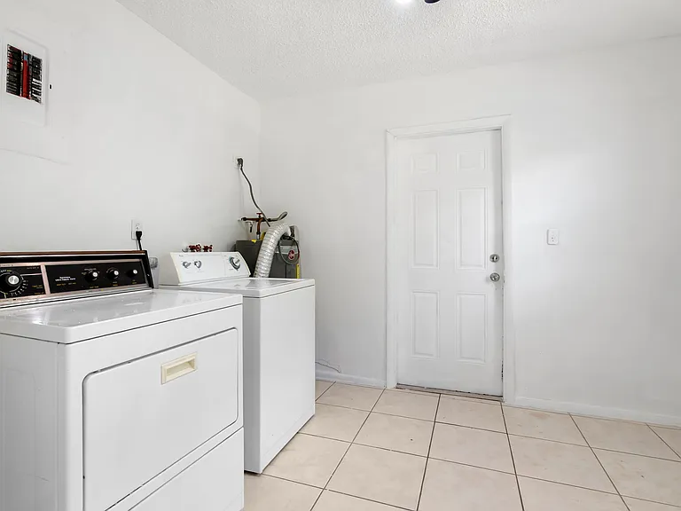 4108 NW 79th Ave #1 — Photo 15