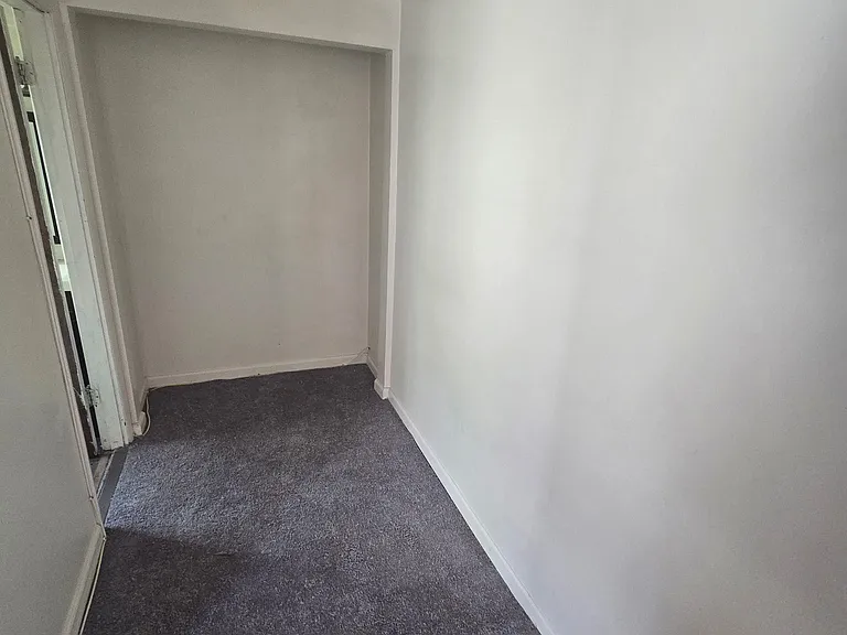 635 E Willow St #4 — Photo 4