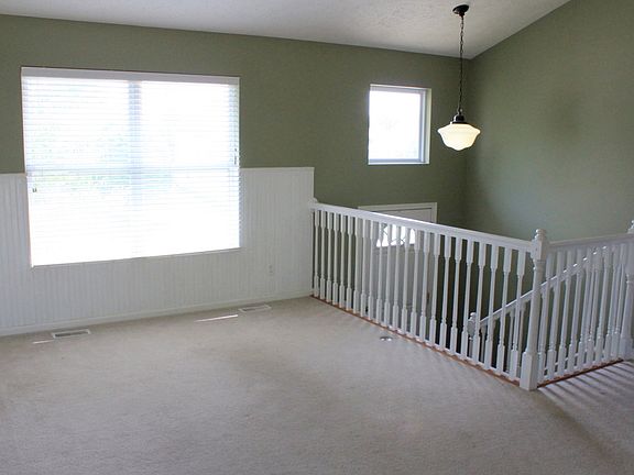 4th image of 15828 Cottonwood Ave
