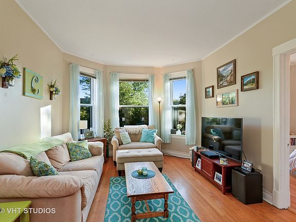5th image of 1306 W Cornelia Ave
