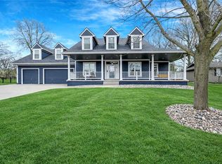 207 Saponi Ln, Lake Winnebago, MO 64034