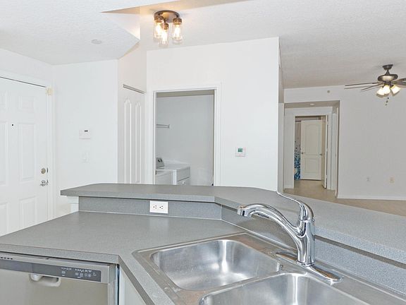 5th image of 5090 Fairways Cir APT 107