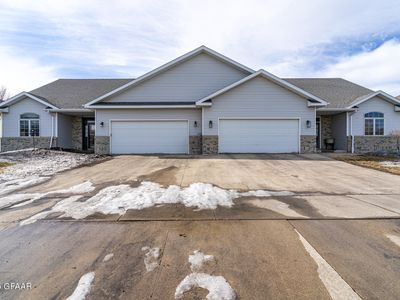 5596 Cypress Point Dr, Grand Forks, ND, 58201