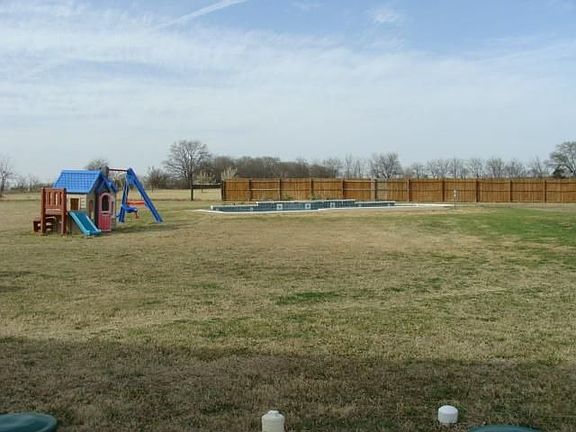 2nd image of 9661 Collingwood Dr