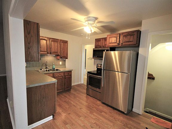 Updated kitchen and appliances