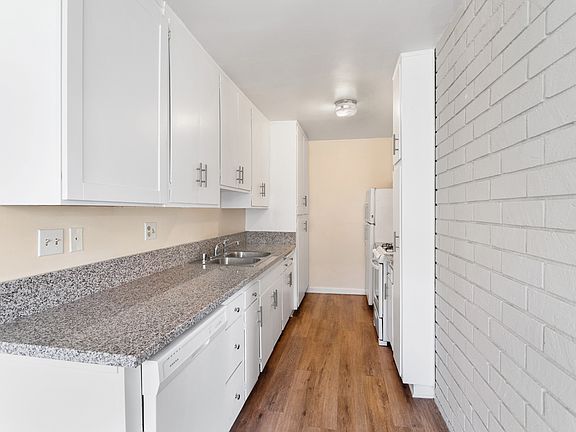 4th image of 11949 Kiowa Ave #7