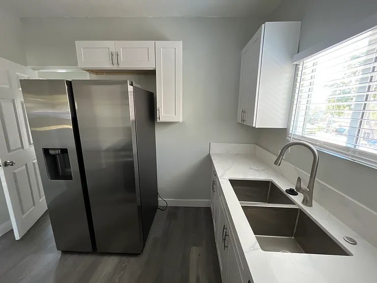 224 E 65th St — Photo 14