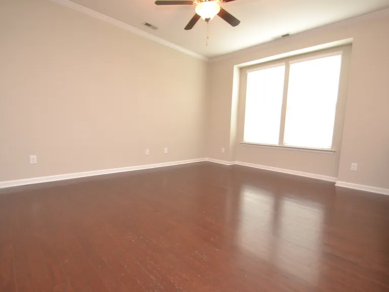 327 Dove Cottage Ln — Photo 2