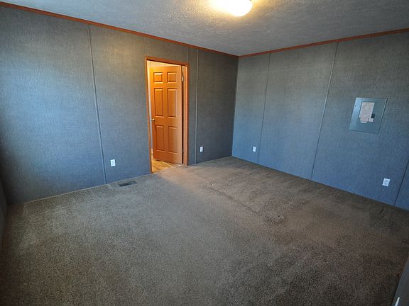 5th image of 83 N Hiawatha Cir