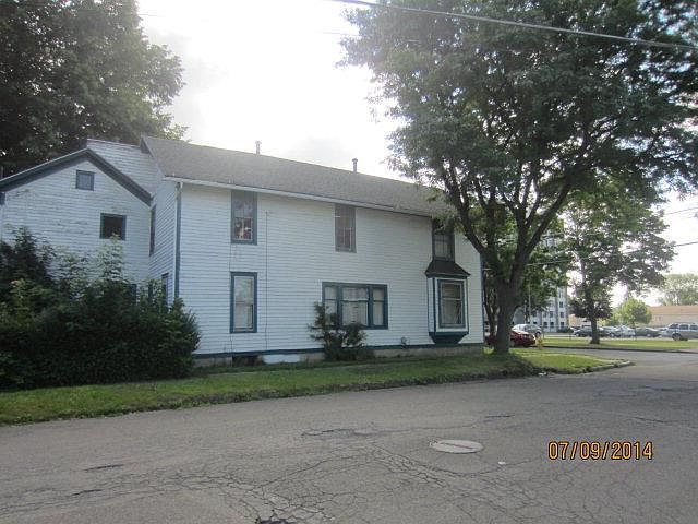 2nd image of 222 W Henry St
