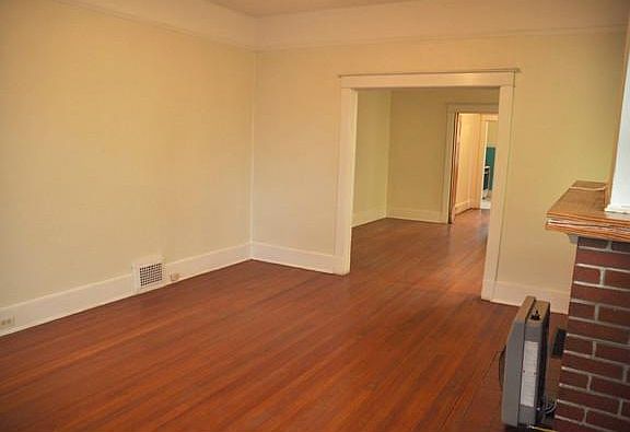 5th image of 1909 S Dupre St
