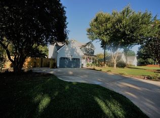 1237 Fernham Ln, Chesapeake, VA 23322