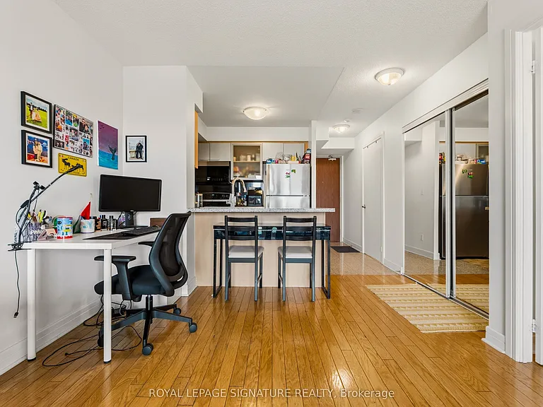 16 Harrison Garden Blvd #1609 — Photo 17