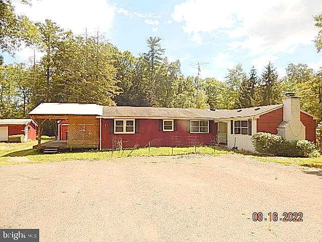1st image of 130 Creek Dr