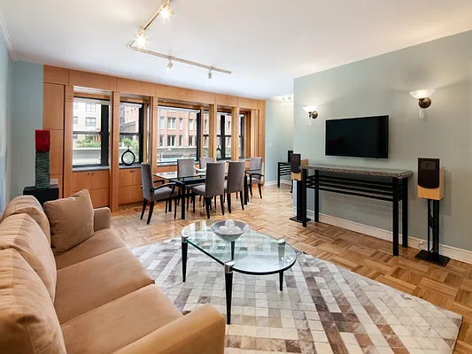 Sold by Sotheby's International Realty | media 9