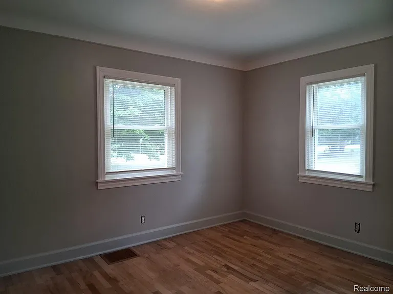 4418 McCandlish Rd — Photo 7