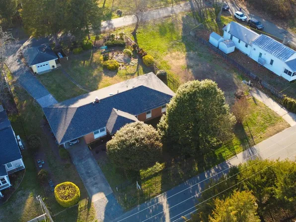 946 Bryant Ave, Colonial Beach, VA 22443