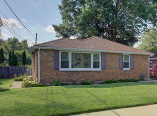 444 N Alfred Ave, Elgin, IL 60123
