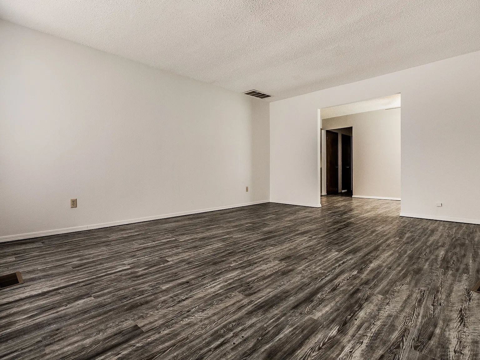2 bed, 1050 sqft, $1,000 — Photo 4